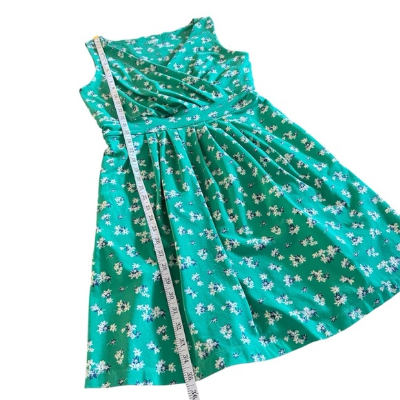 Lands’ End Fit & Flare Floral Dress Green White Size M Petite - Picture 8 of 11